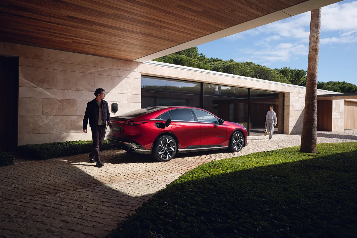 MAZDA 6e Fast Charging MAZDA 6e 快速充電 
