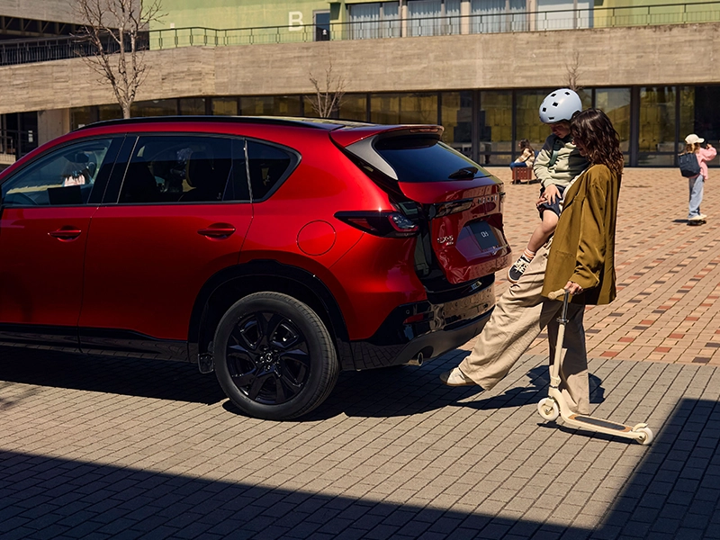 MAZDA CX‑5 Hands-free power liftgate 感應式電動尾門