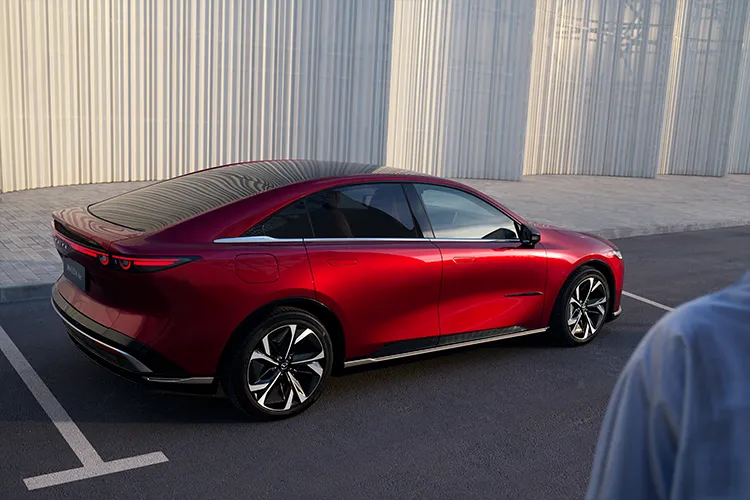 MAZDA 6e Frameless Doors With Flush Handles MAZDA 6e 無框車門 隱藏式車門把手