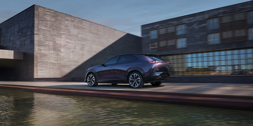 Mazda CX-6e EMPOWERED ELECTRIC DRIVING 強勁純電性能，盡享駕馭樂趣